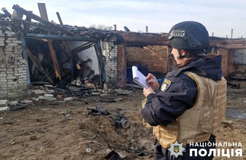 Ворог вночі атакував Охтирку шахедами: поліція фіксує наслідки