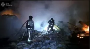 На Сумщині рятувальники загасили пожежі, спричинені нічними обстрілами
