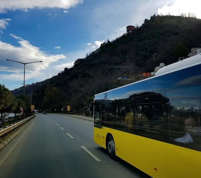 Пасажирські перевезення Status Travel: якість, надійність та комфорт у 2025 році