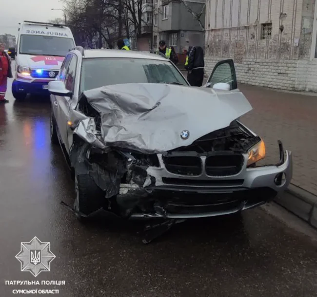 П’ятеро постраждалих та п’ять автівок, що зазнали ушкоджень: наслідки ДТП у Сумах