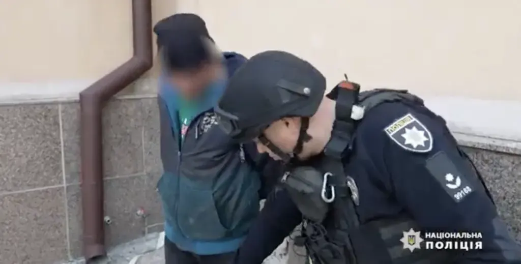 У Сумах заарештовано мародера, який під час ракетного удару вкрав телефон у пораненого