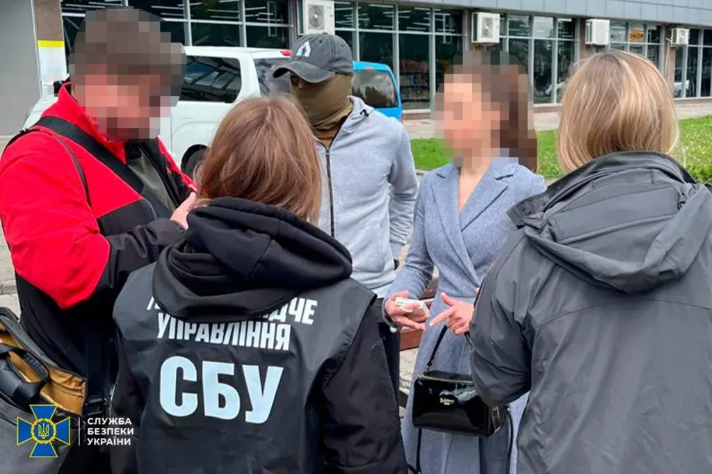 У Сумах СБУ викрила корупцію в університеті: посадовиця вимагала гроші за успішний захист дисертацій