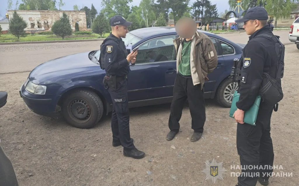 Не встиг утекти: на Сумщині поліцейські затримали викрадача авто просто «на гарячому»