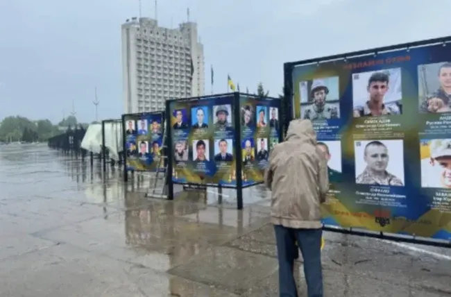 У центрі Сум з’являється Алея пам’яті: вшанування загиблих Героїв України