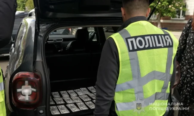 В Сумах жінка намагалася продати немовля за 30 тисяч доларів — її затримано