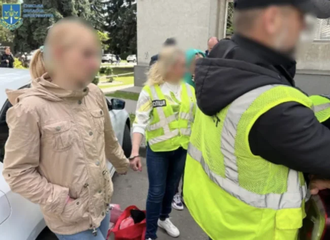 У Сумах суд заарештував жінку за спробу продажу новонародженої доньки за 30 тисяч доларів
