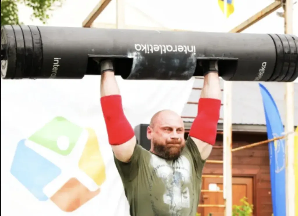 Сум'янин знову на вершині: Олексій Бірюков — чемпіон України зі стронгмена