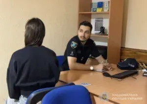 У Сумах жінка двічі вдарила ножем співмешканця під час застілля