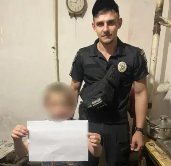 У Ромнах поліцейські швидко розшукали 9-річного хлопчика, який зник після прогулянки