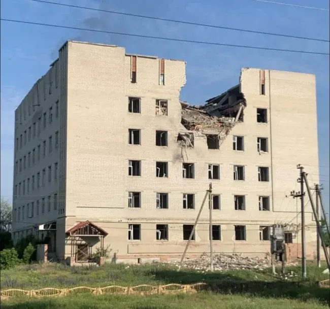 На Сумщині дрони знову атакували колишню лікарню у Великій Писарівці