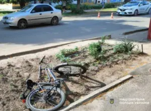 У Сумах легковик збив літню жінку на велосипеді: поліція розпочала розслідування