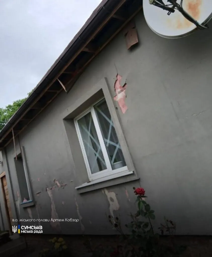Нічна атака на Суми: пошкоджено житло та автівки, мешканцям надають допомогу
