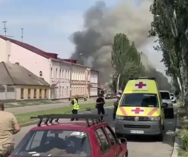 Ворог здійснив третій удар по Сумах "шахедами": цього разу по лікарні