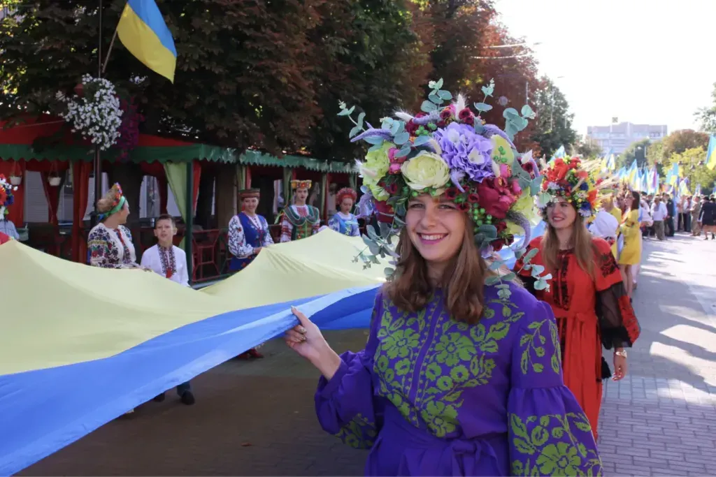 Привітання у віршах та прозі до Дня Української Державності