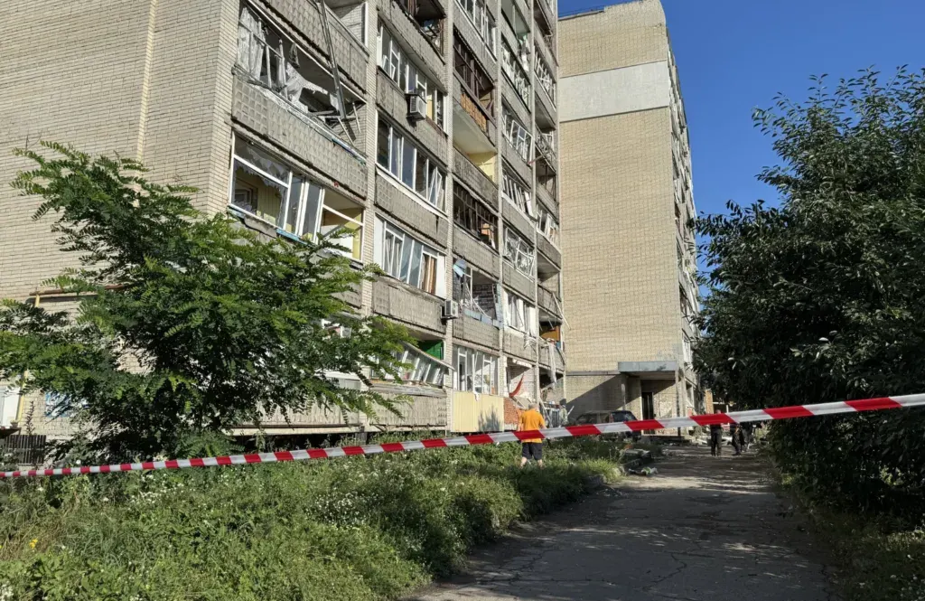 У Сумах зросла кількість постраждалих від атаки БпЛА: серед них – дитина, пошкоджено 14 будівель