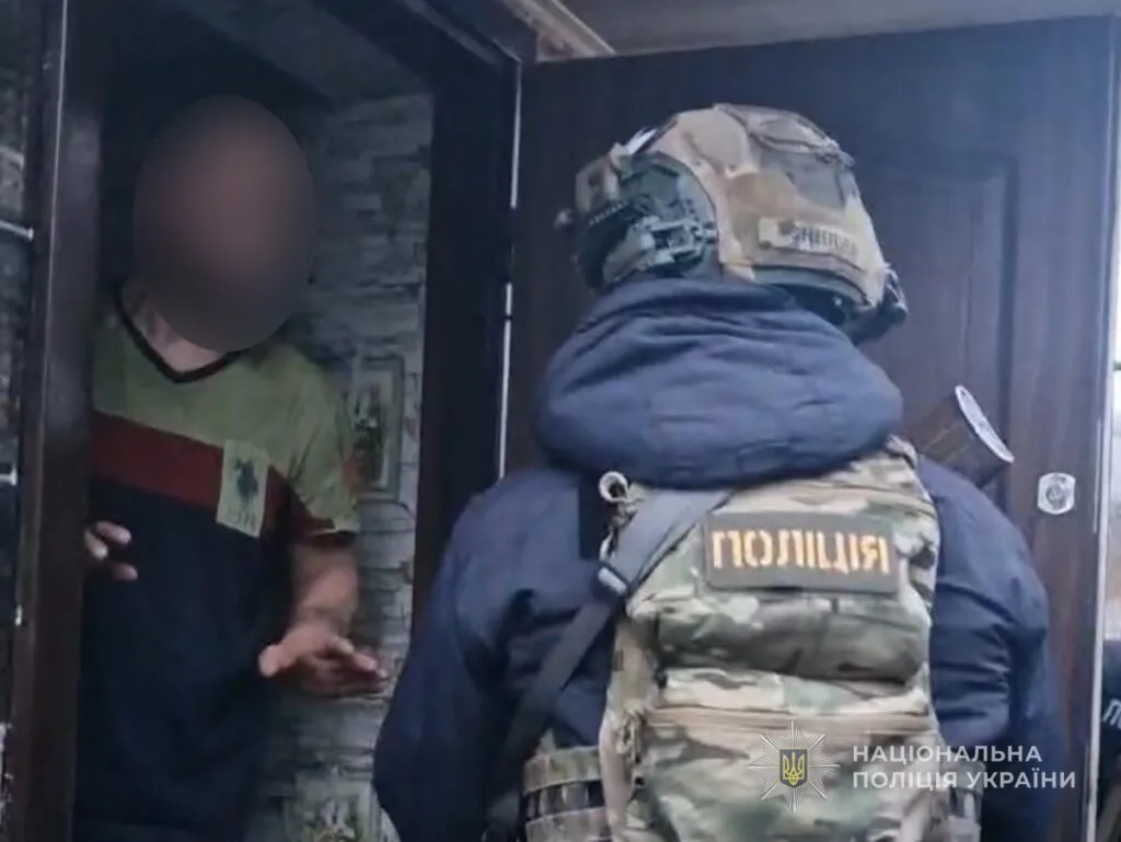 У Сумах викрито наркоділка, який поштою розповсюджував наркотики у великих обсягах
