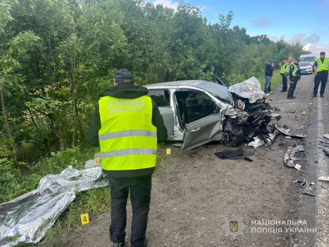На Сумщині сталася страшна ДТП: двоє загиблих та троє поранених