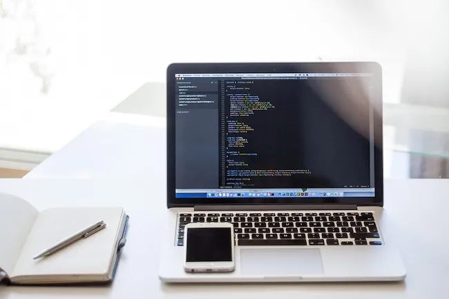 Что изучают на курсах Frontend и кому их стоит пройти?