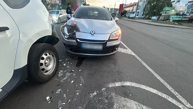 У Сумах зіткнулися два Renault: винуватця ДТП оштрафували, інший водій залишився без прав
