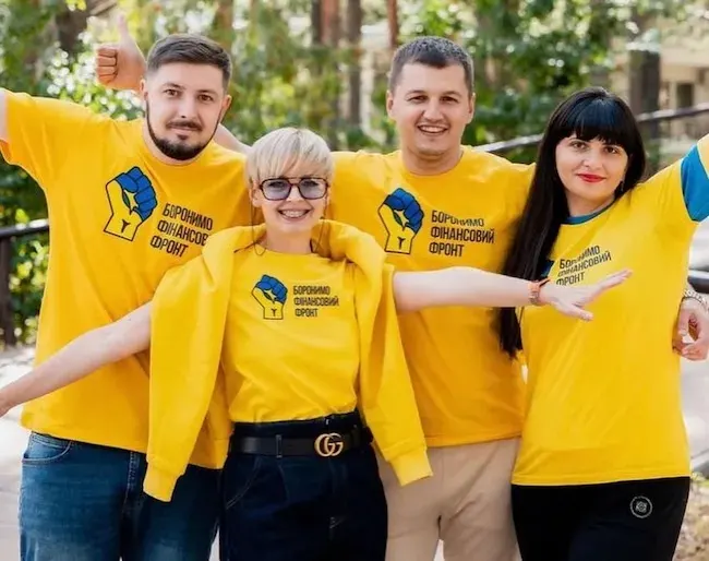 Корпоративний одяг: всі переваги та недоліки