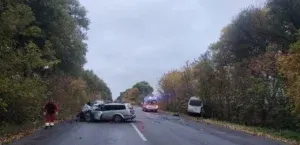 На Сумщині легковик та маршрутка влаштували ДТП