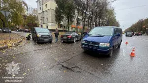 ДТП в Сумах: водій Audi протаранив два мікроавтобуси на проспекти Шевченка