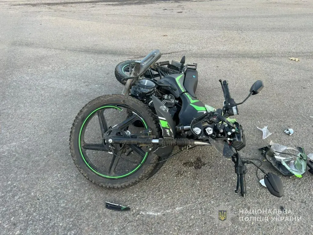 На Сумщині трапилася ДТП за участі неповнолітнього на мотоциклі