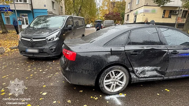ДТП в Сумах: водій Audi протаранив два мікроавтобуси на проспекти Шевченка