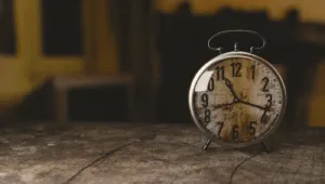 На Сумщині у неділю 26 жовтня годинники переведуть на зимовий час