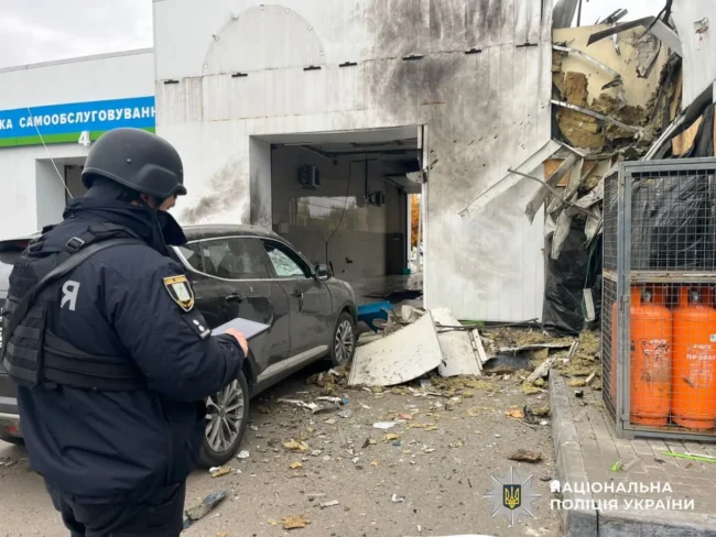 Росіяни атакували Суми: під обстріл потрапили залізничний вокзал і АЗС (ФОТО)