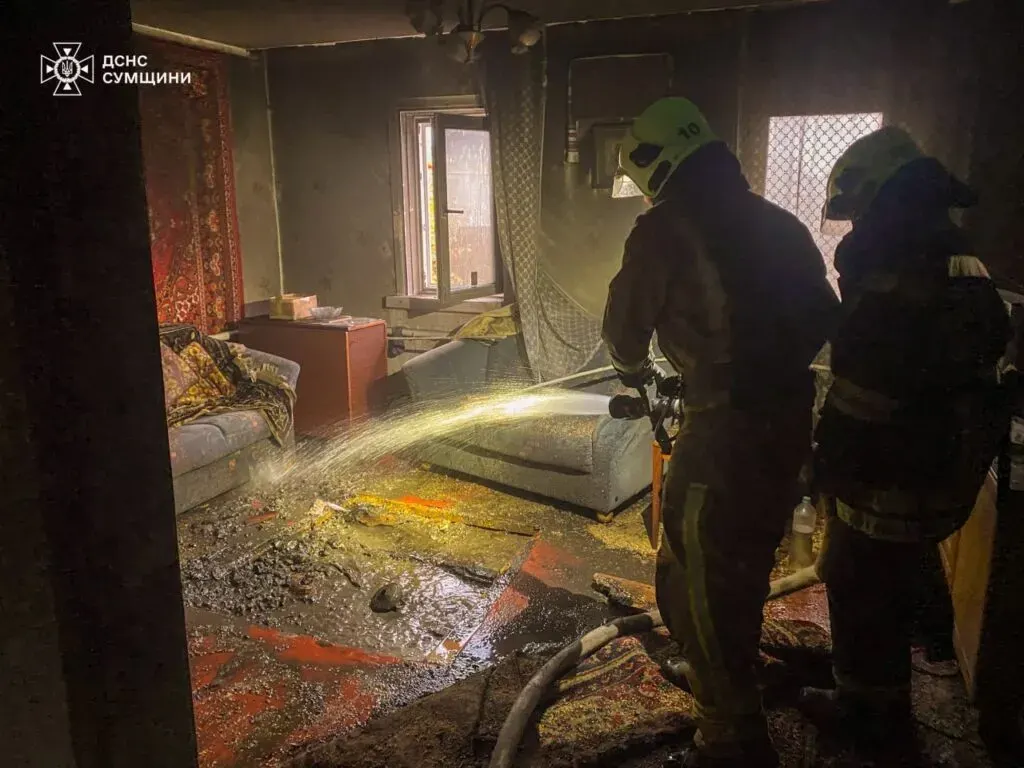 Трагедія на Сумщині: у Тростянці на пожежі загинула літня жінка