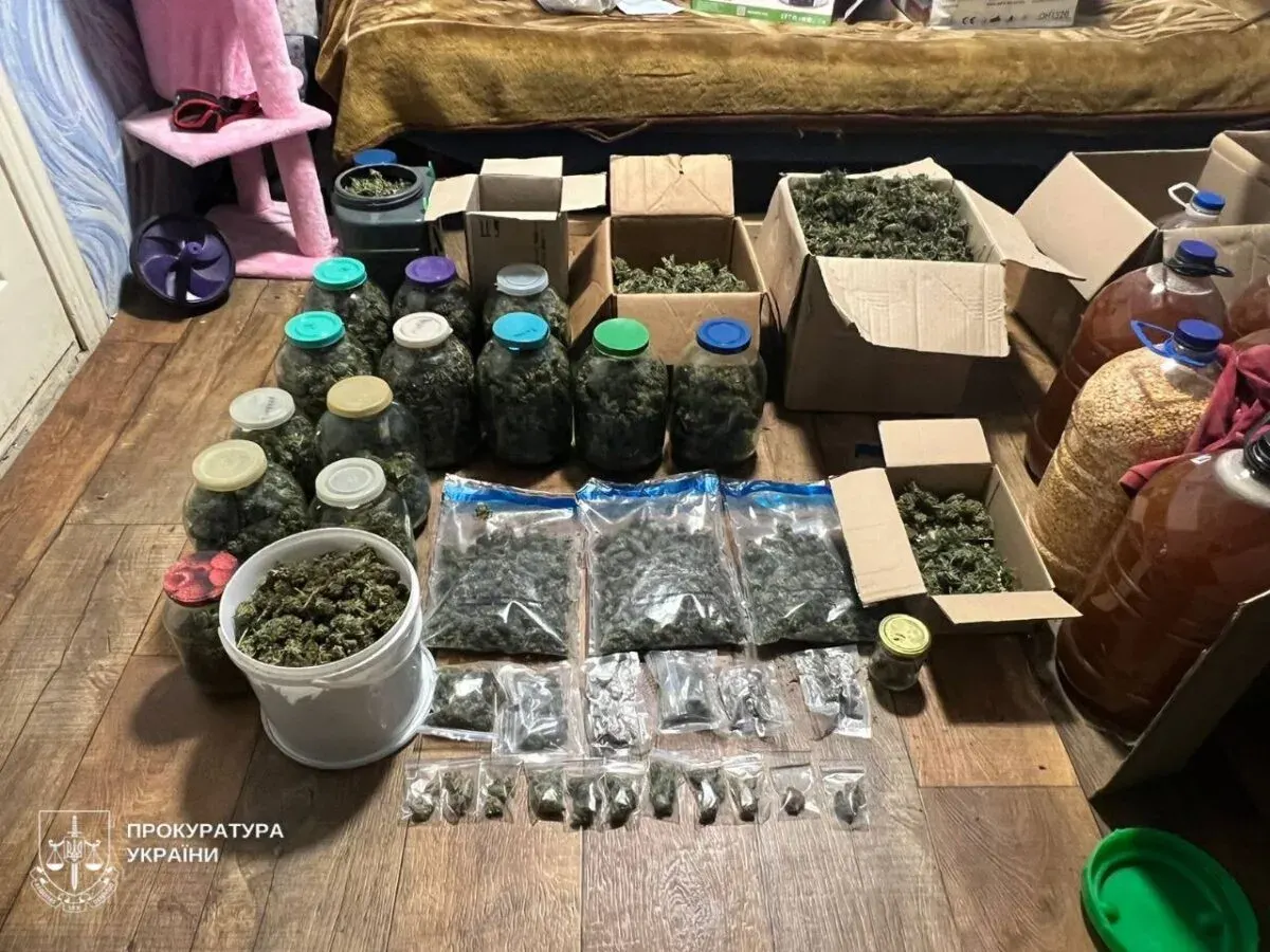На Сумщині поліція викрила наркоділків з величезним запасом канабісу