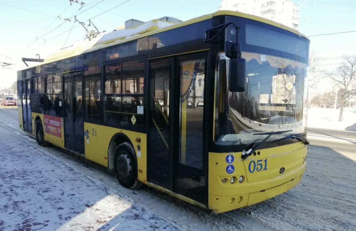 В Сумах через ожеледицю стався транспортний колапс: що відомо