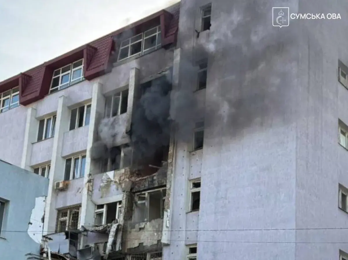 Ворог атакував Суми: шестеро цивільних отримали поранення, пошкоджено будівлі й транспорт
