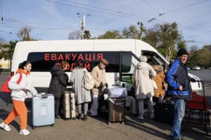 На Сумщині триває евакуація: де розміщують ВПО та яку допомогу виплачують