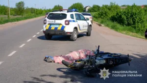 На Сумщині сталася смертельна аварія за участі мотоцикла та Mercedes: загинув 16-річний хлопець