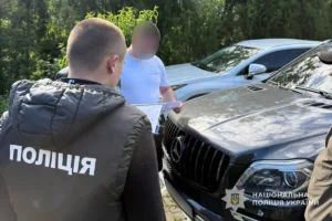 Сумські правоохоронці викрили організатора схеми незаконного виїзду за кордон для ухилянтів