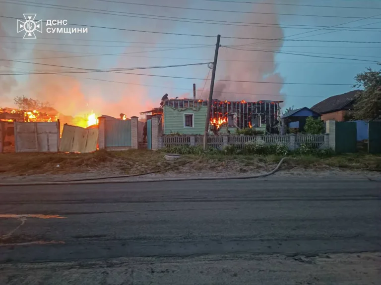 Удар дрона на Сумщині забрав життя трьох людей, серед загиблих - підліток