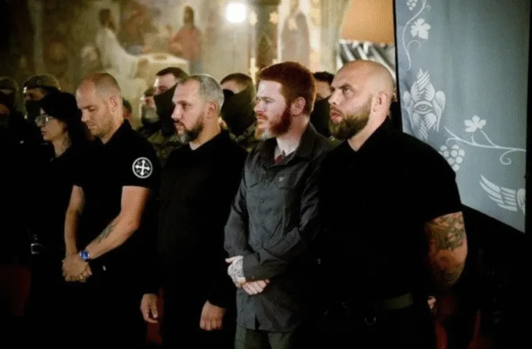 Сучасні хрестоносці: у Києво-Печерській лаврі представили бойовий Християнський корпус