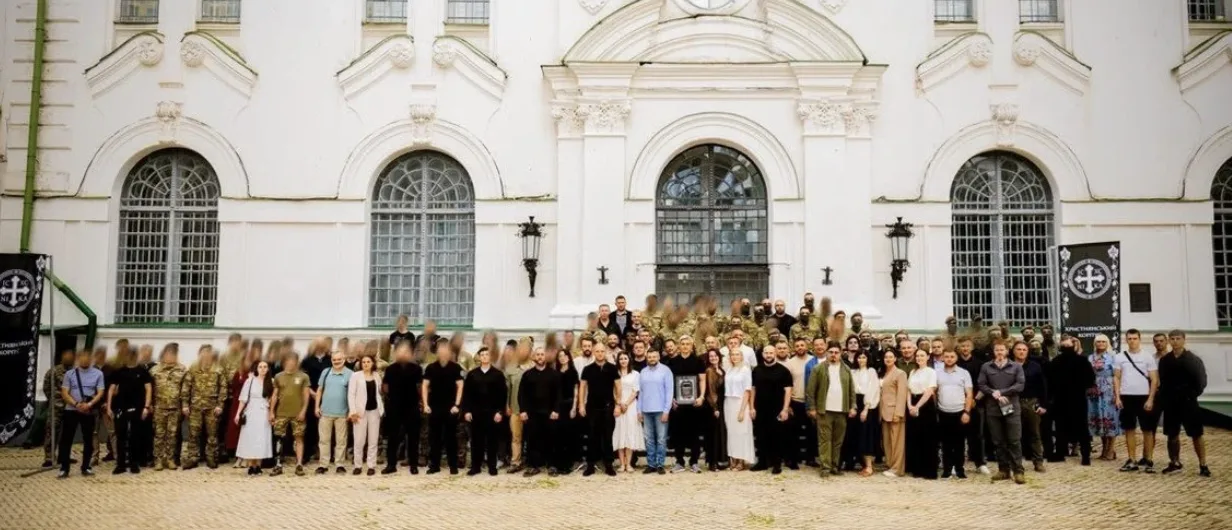 Сучасні хрестоносці: у Києво-Печерській лаврі представили бойовий Християнський корпус