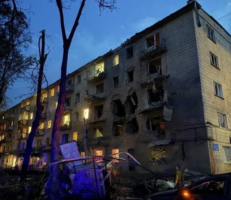 Ворог влаштував "пекло" в центрі Сум: від удару КАБами загинули люди