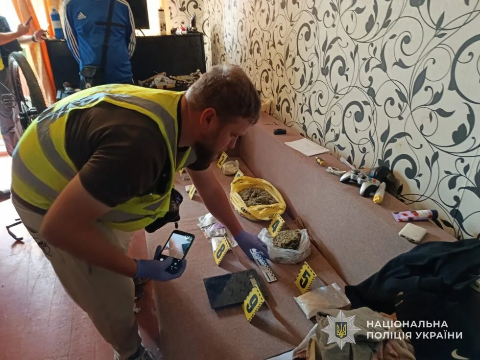 В Сумах знайшли склад наркотиків та психотропів на понад мільйон