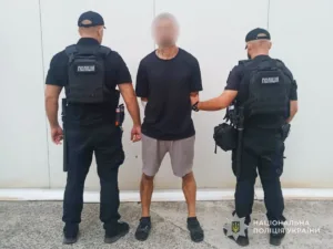 У Сумах 35-річного чоловіка затримали після ножового нападу на 17-річного юнака