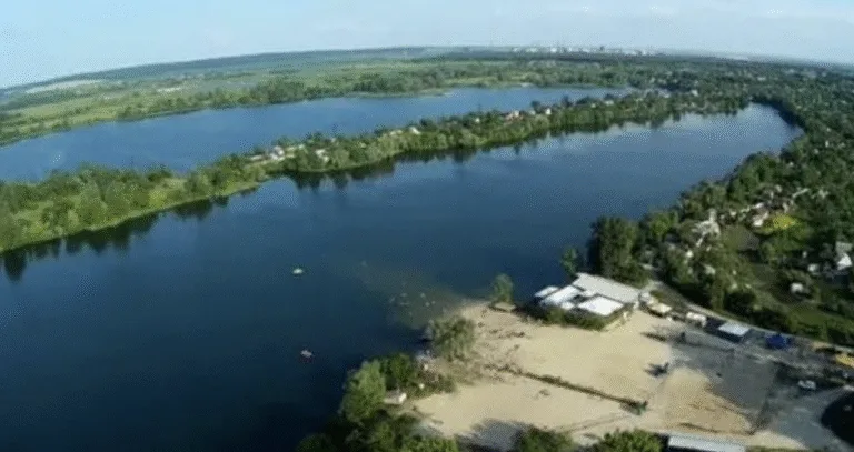 У Сумах перевірили воду в озерах і річці: де виявили перевищення санітарних норм