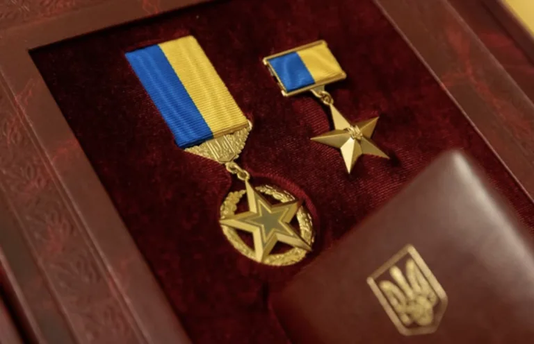 На Сумщині Героям України та родинам загиблих захисників виплачуватимуть по 5 тисяч гривень