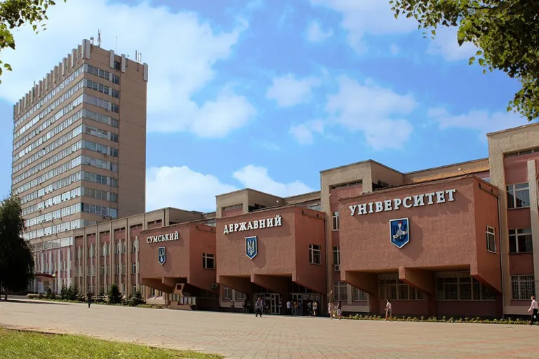 До університетів Сум подали майже 11,8 тисячі заяв: найбільше абітурієнтів обрали СумДУ