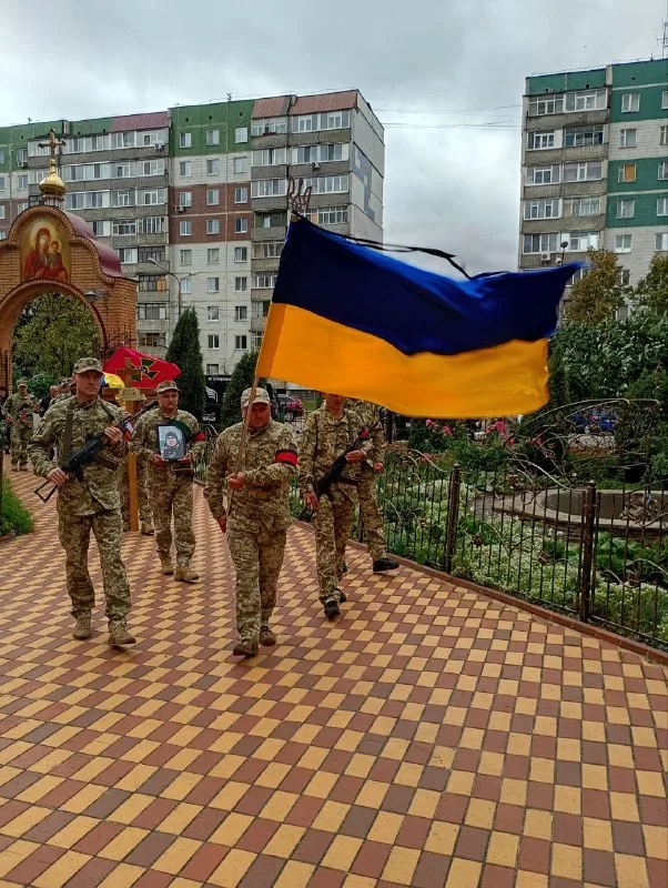 В Сумах попрощалися із загиблим захисником Олександром Петрушею