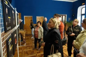 В Хмельницькому відкрили фотовиставку про жінок прикордонної Сумщини