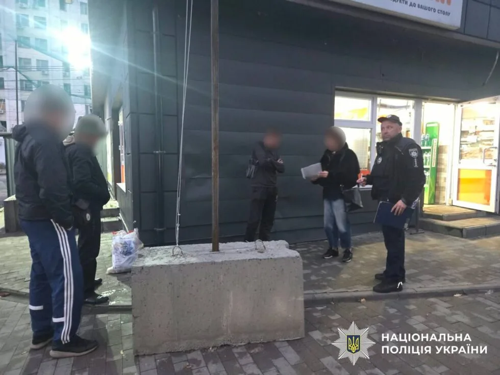 На Сумщині затримали чоловіка, який пограбував жінку на кладовищі