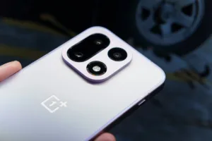 Телефон OnePlus 15: чим флагман виділяється серед смартфонів OnePlus